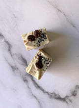Load image into Gallery viewer, Aloe Vera + Lemongrass Soap Bar
