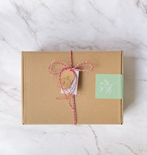 Load image into Gallery viewer, Deluxe Gift Set