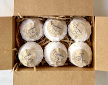 Load image into Gallery viewer, Calendula Oats Bath Bomb