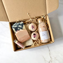 Load image into Gallery viewer, Large Botanical Bath Salts Gift Set