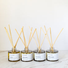 Load image into Gallery viewer, Sea Breeze Reed Diffuser
